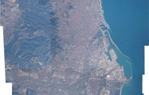 Barcelona, captada a 340 megas desde el espacio