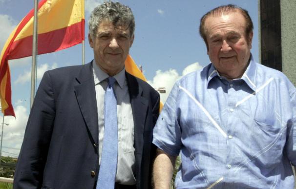 Villar presentó a la Conmebol la candidatura de España y Portugal