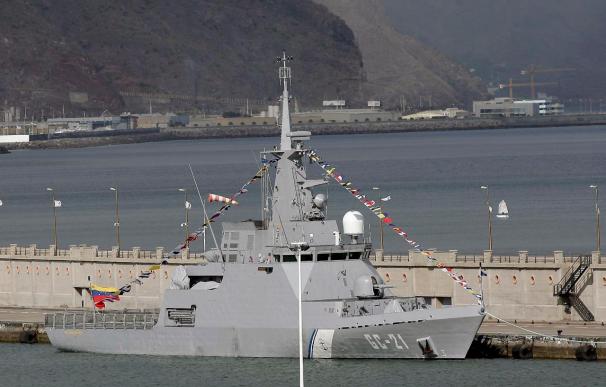El primer buque de vigilancia litoral de Venezuela hace escala en Tenerife