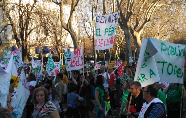 Arranca la manifestación estatal de padres, profesores y estudiantes contra la política educativa del Gobierno