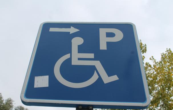Arranca en abril una campaña de control de uso indebido de tarjetas de estacionamiento de personas de movilidad reducida