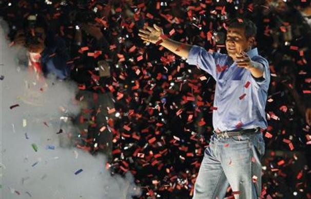 Humala gana la presidencia de Perú e insta a la concertación