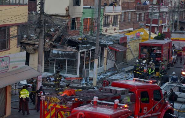 Mueren cinco personas tras estrellarse una avioneta contra un edificio en Bogotá/AFP