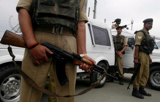 Dos soldados y 5 presuntos insurgentes muertos en combate en la Cachemira india