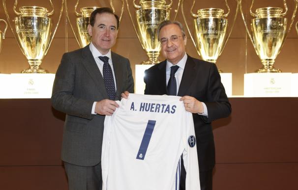 Las fundaciones Real Madrid y Mapfre renuevan su colaboración para desarrollar proyectos sociodeportivos en América
