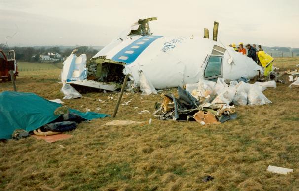 Restos del vuelo 103 de Pan Am tras explotar sobre Lockerbie