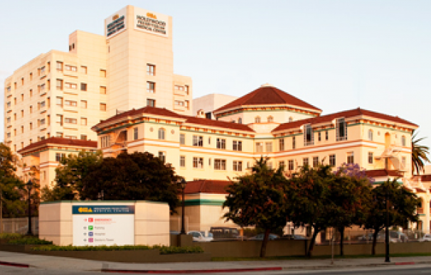 Imagen de la fachada del Centro Médico Presbiteriano de Hollywood