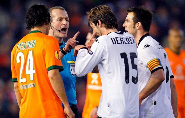 1-1. El Valencia, en inferioridad, logró el empate que le obliga a marcar en Bremen