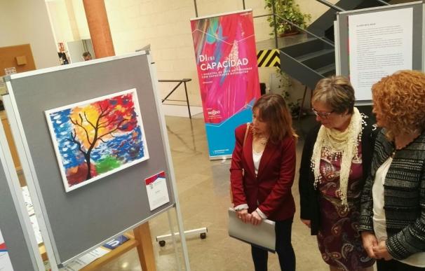 El Centro Cívico Alcosa acoge 18 obras artísticas dentro de la muestra 'Di(s) capacidad'