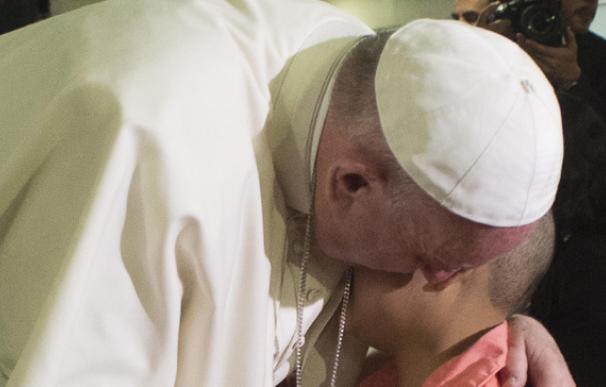 El papa Francisco visita un hospital de niños en México