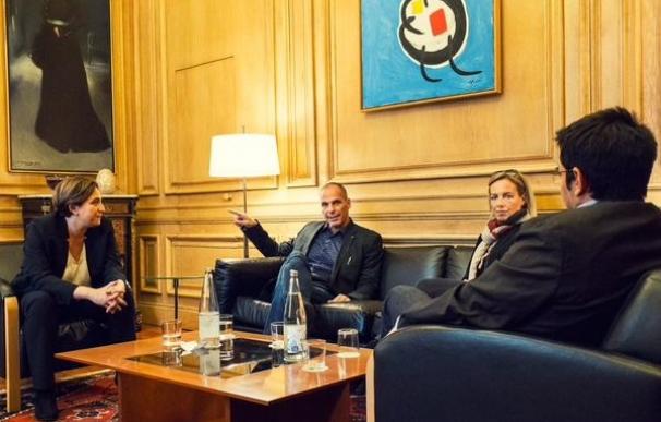 Colau se reúne con Varoufakis y asegura que "otra Europa es posible"