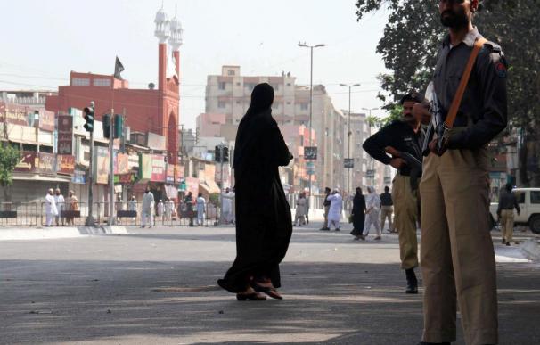 Al menos 25 muertos en una doble explosión en un mercado de Pakistán