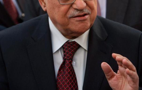 Mahmud Abás insta a un desarme total de los palestinos en el Líbano
