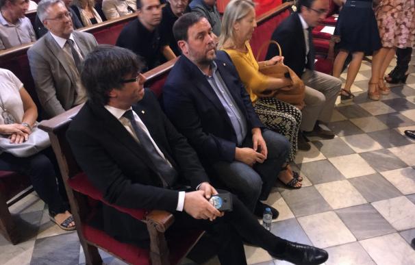 Moncloa acusa a Puigdemont de intentar utilizar a los ayuntamientos para eludir sus responsabilidades ante el referéndum