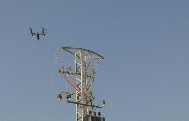 Endesa revisa con drones y helicópteros más de 4.000 kilómetros de tendido eléctrico en Andalucía