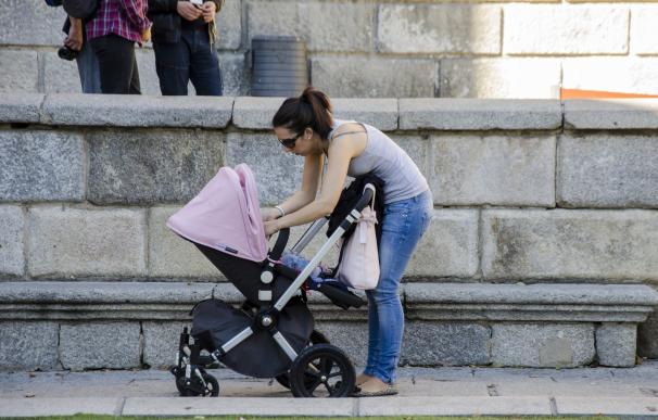 La Seguridad Social destinó 31,27 millones a prestaciones de maternidad y paternidad hasta junio en Castilla-La Mancha