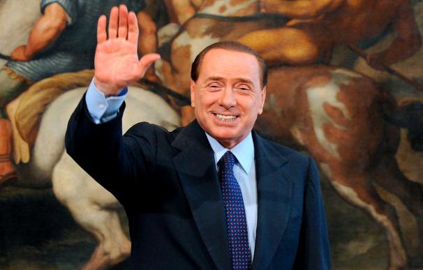 Berlusconi cree que Italia será más moderna y cívica con la "ley mordaza"