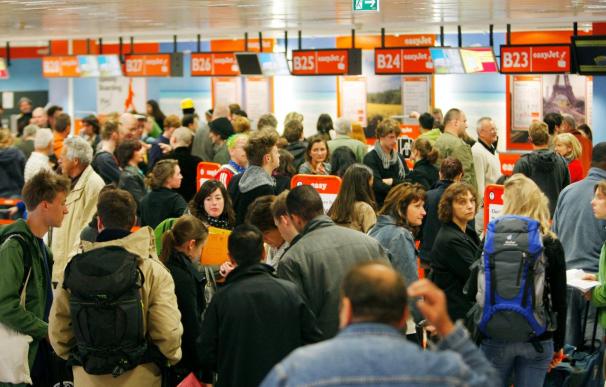Paros temporales causan retrasos y suspensiones en los aeropuertos berlineses