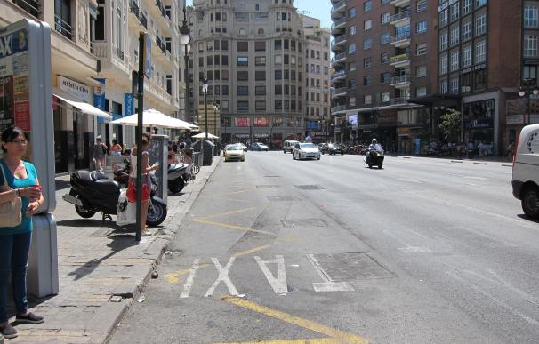 Taxistas valencianos se unen a la jornada de huelga estatal para "llamar la atención sobre el problema" de las VTC