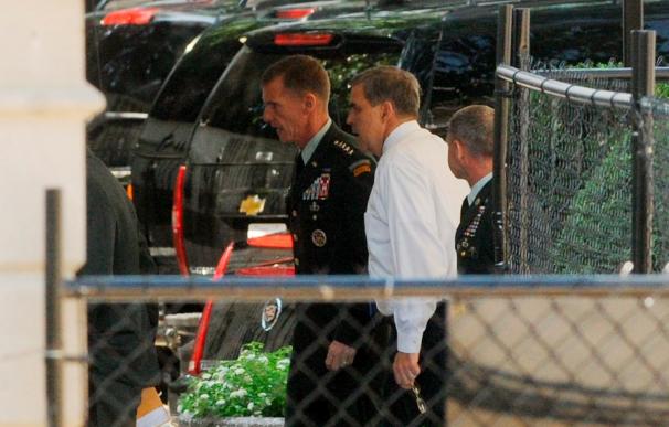 Obama reemplaza a McChrystal por Petraeus al frente de las tropas en Afganistán