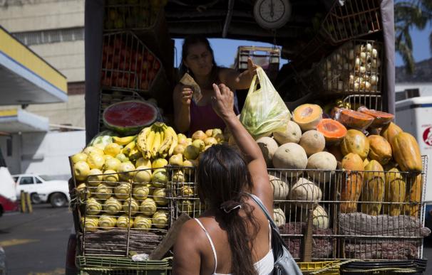 Maduro anuncia un aumento del 30 por ciento en el salario mínimo de Venezuela
