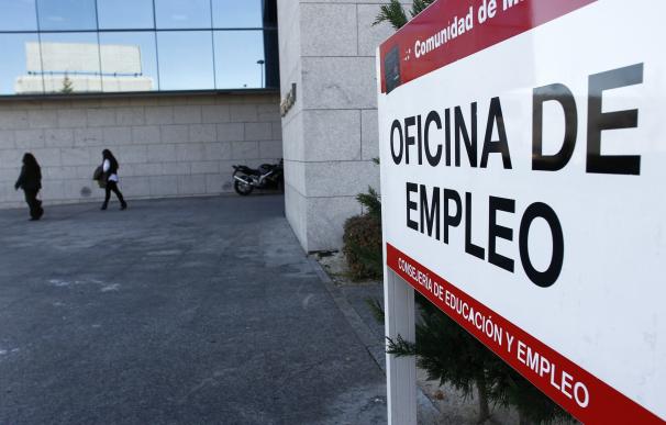 El paro baja en 15 comunidades en el segundo trimestre y todas crean empleo menos Castilla-La Mancha