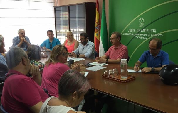 La Junta informa a los colectivos vecinales sobre las nuevas ayudas para la rehabilitación de edificios