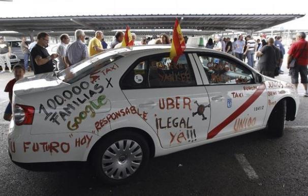 Miles de taxistas se movilizan en Madrid y Barcelona contra Uber y Cabify