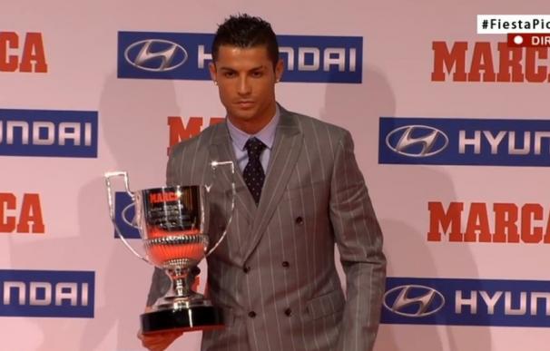 Cristiano recogió el trofeo pichichi. / Marca