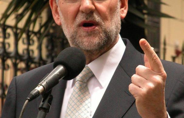 Rajoy dice que no estará en "ninguna foto" para firmar el pacto anticrisis
