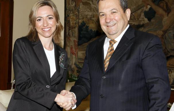 Chacón y Barak firman un acuerdo para impulsar la cooperación militar bilateral