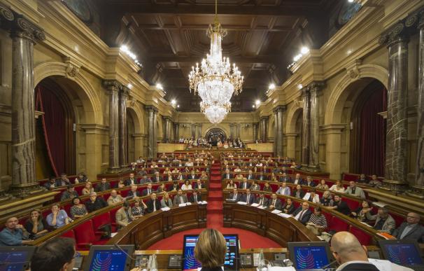 El Parlament aprobará la vía 'exprés' para las leyes de 'desconexión' en el último pleno