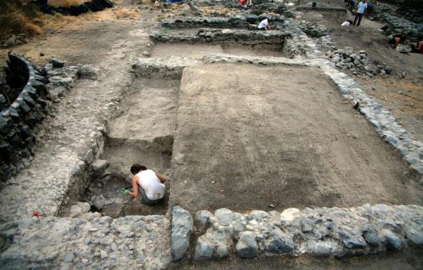 Identifican el palacio de los primeros omeyas en el mar de Galilea