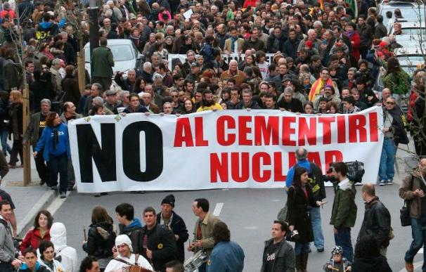 Las antinucleares recogen alegaciones contra el cementerio nuclear en Ascó