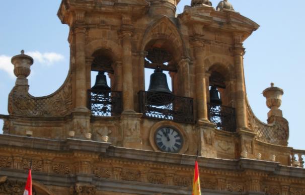 La Mariseca lucirá desde mañana en la espadaña del Ayuntamiento de Salamanca