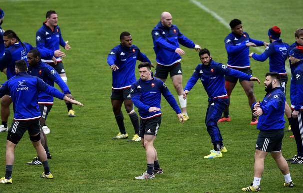 France's rugby union national team players run dur