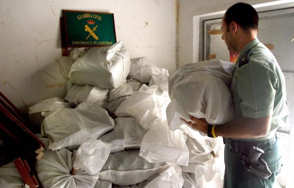 La Guardia Civil se incauta de 1.500 kilos de hachís en Tarifa (Cádiz)