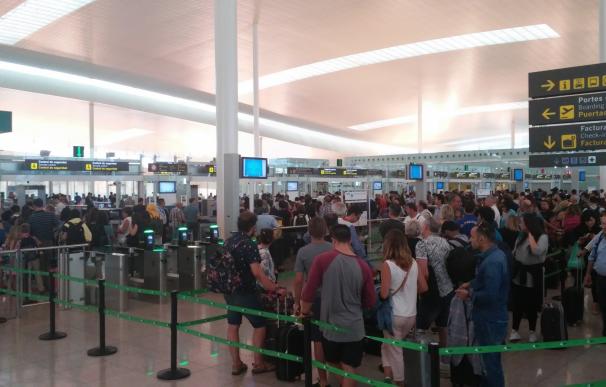 Normalidad en los filtros de seguridad del Aeropuerto de Barcelona