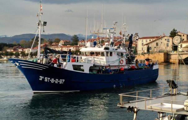 Ciudadanos se compromete a mediar para solucionar que los pesqueros de San Vicente de la Barquera faenen en Asturias