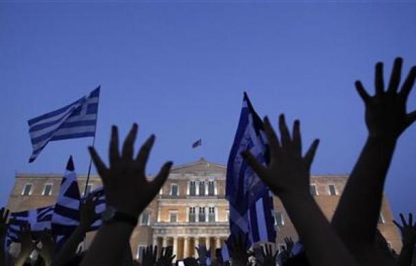 Europa retrasa decisión sobre préstamos de emergencia a Grecia