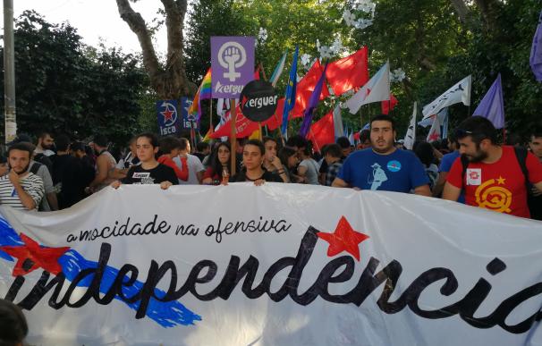 Jóvenes nacionalistas se manifiestan en Santiago por una "Galicia soberana"