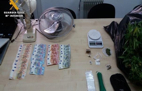 Desmantelado un punto de venta de drogas en Caspe y detenidas siete personas