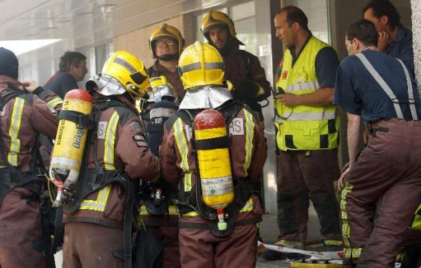Hallado el cadáver de la mujer desaparecida tras el incendio de una fábrica en Barcelona