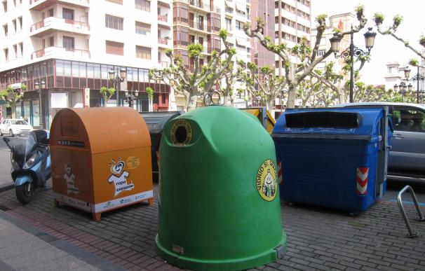 La mejora del sistema de recogida de residuos en Casco Antiguo y Centro se decidirá con la opinión de vecinos y negocios