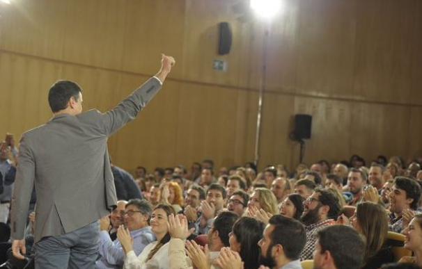 El secretario general socialista, Pedro Sánchez, este domingo en Alicante.