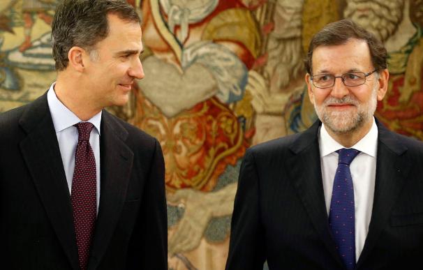 El Rey Felipe VI vuelve a recibir a Mariano Rajoy en Zarzuela (Foto: AFP/Pool/Paco Campos)