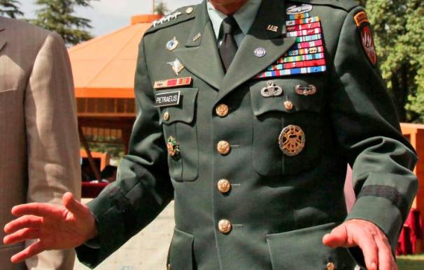 El general Petraeus dice que la OTAN lleva la iniciativa en Afganistán