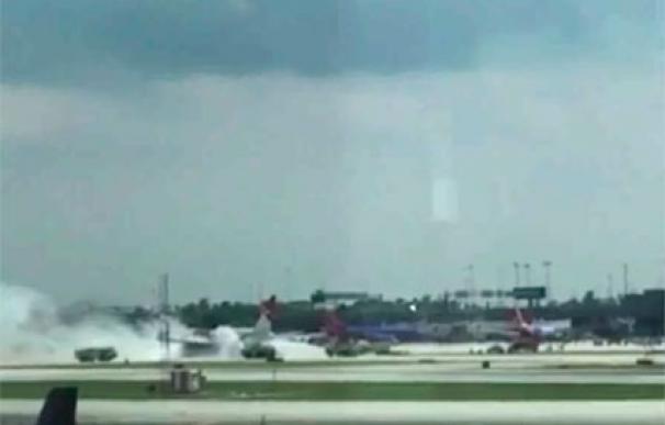 Imagen del avión incendiado en Florida