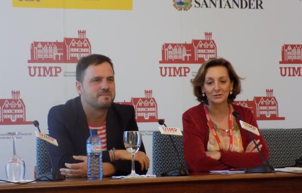 El escritor Kirmen Uribe se siente "muy a gusto" con la "generación de la Transición", que pudo estudiar en euskera