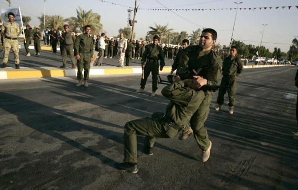 Miembros del ejército iraquí que combate el avance de Estado Islámico